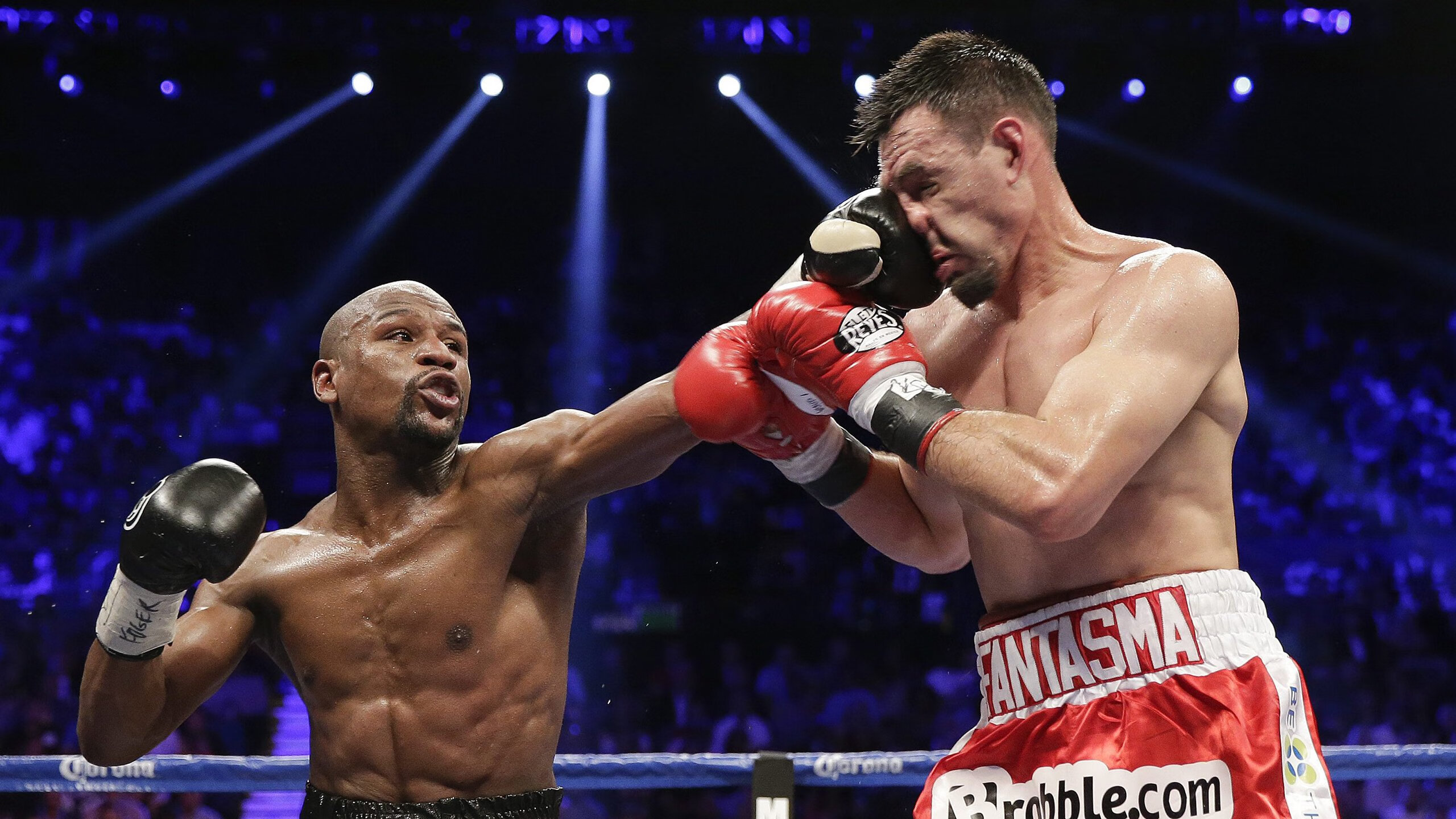 PGA巡回赛年终冠军杯 麦克罗伊逆转折桂 “小白龙”再现巅峰状态